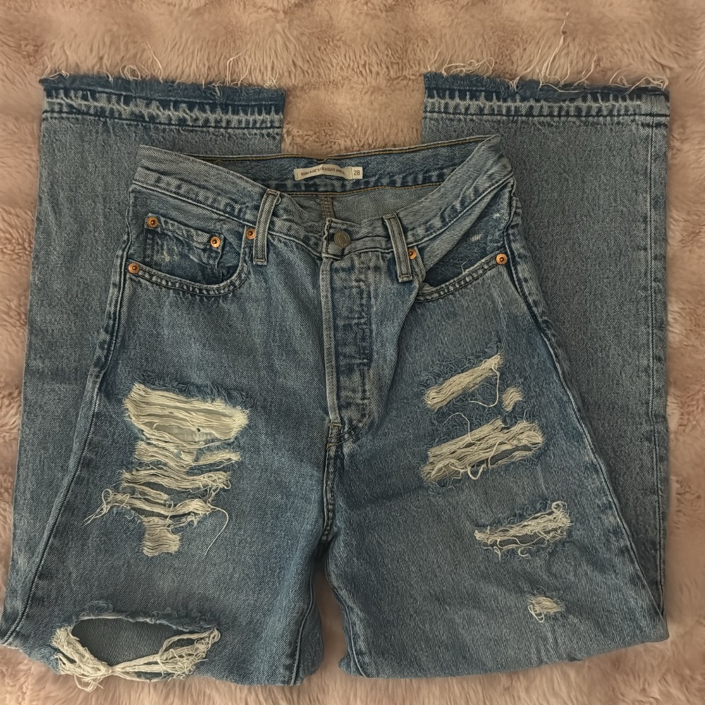 levis distressed jeans - Picture 3 of 3